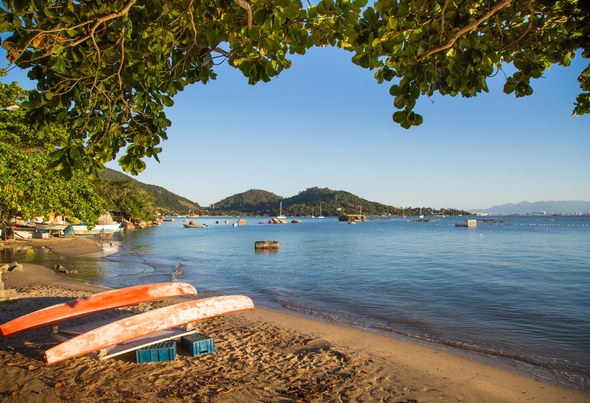 Santo Antonio de Lisboa is a great script for those who want a little more of the history and Azorean culture in Florianopolis and has great attractions for the tourist.