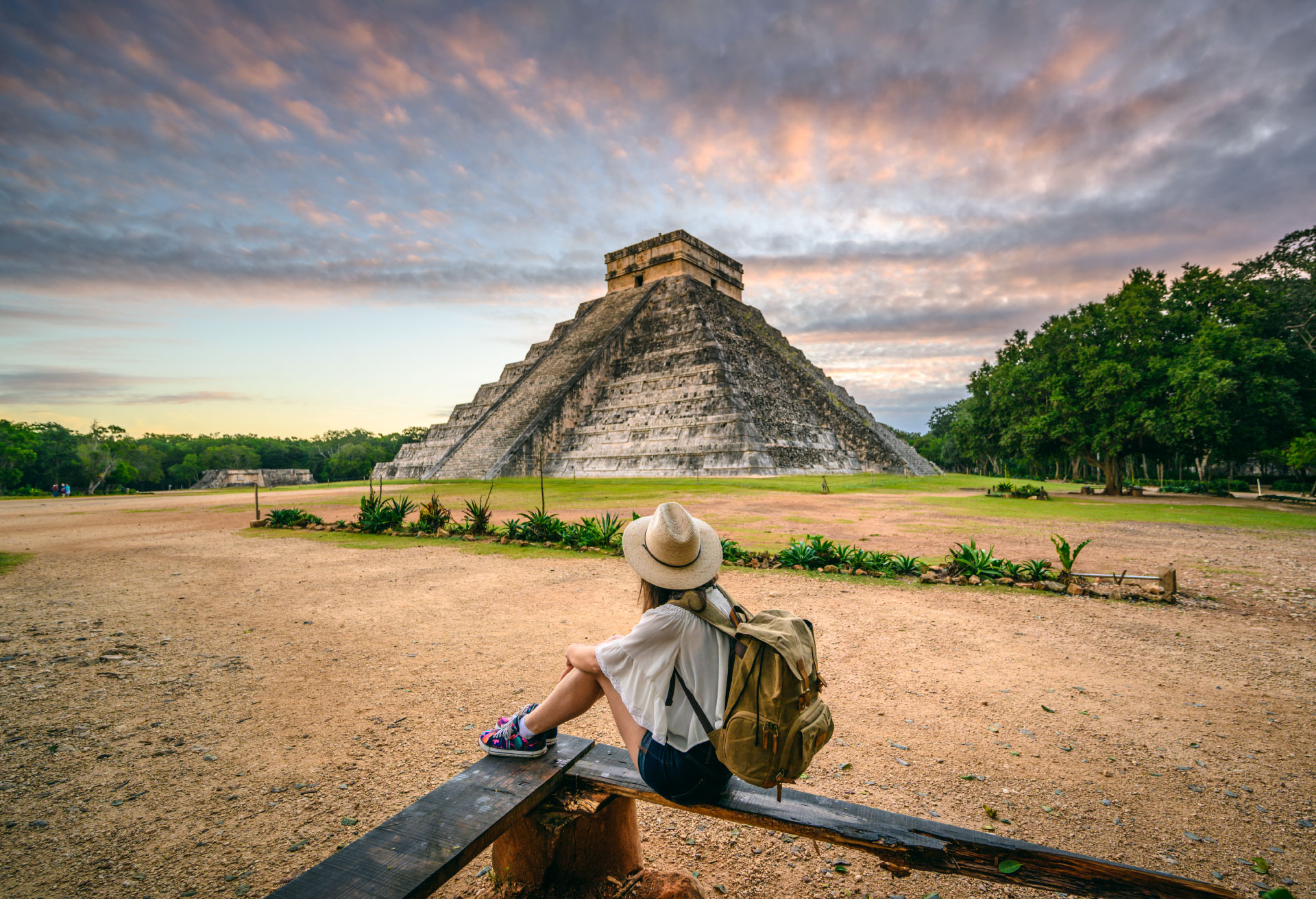 Chica en Chichen Itzá