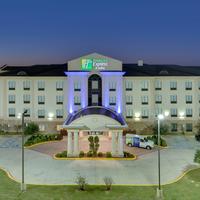 Holiday Inn Express & Suites Denton-Unt-Twu