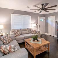 Homey Bungalow Convenient to Marietta and I-75!