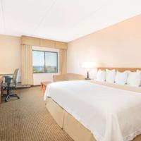 Days Inn by Wyndham Duluth Lakewalk