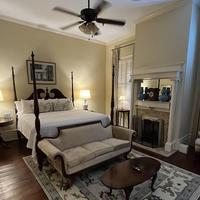 1842 Inn
