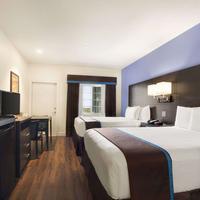 Days Inn & Suites by Wyndham Galveston West/Seawall