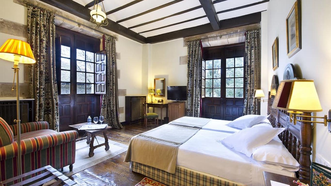 Parador De Santillana Gil Blas