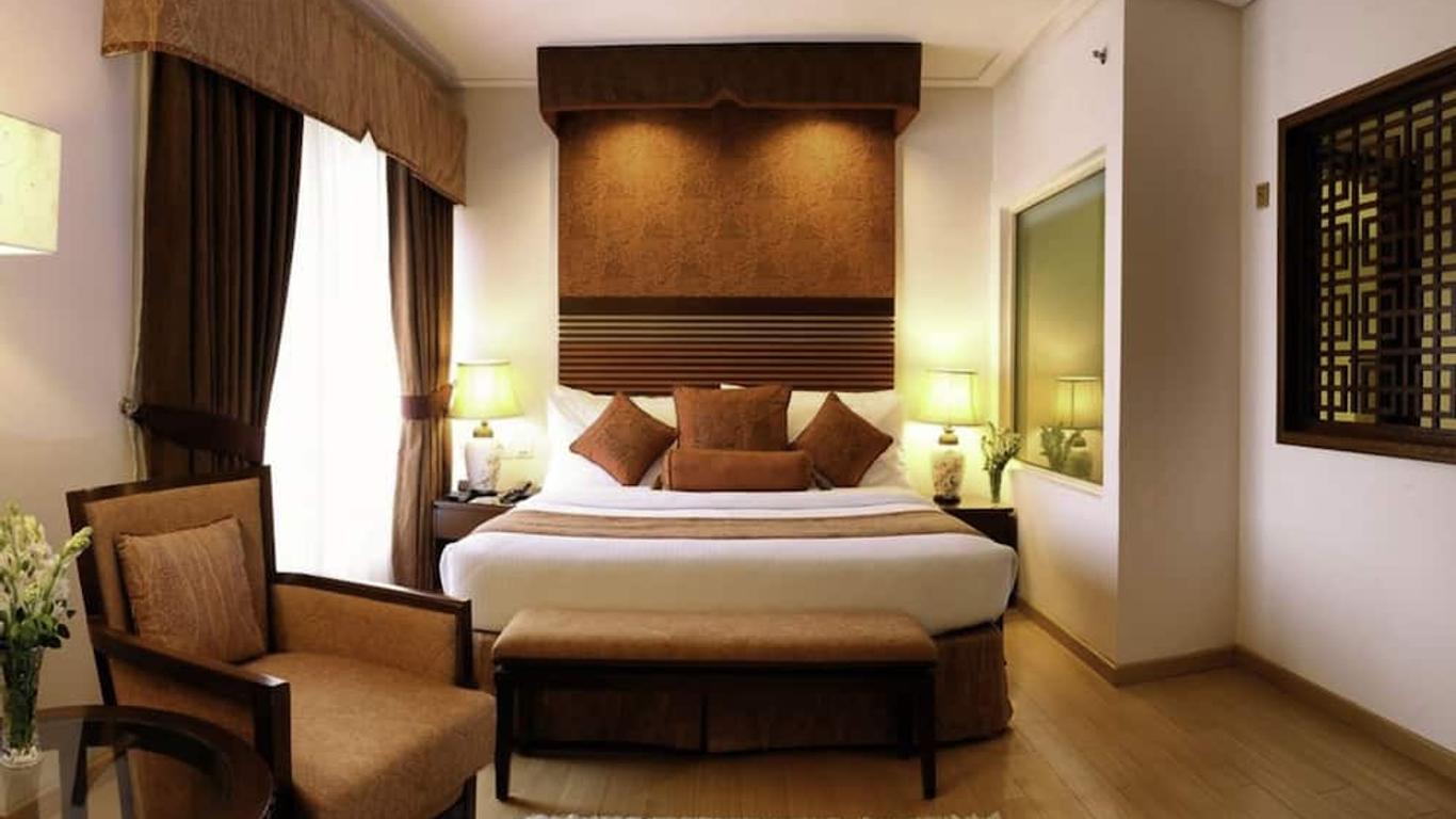 Park Lane Hotel