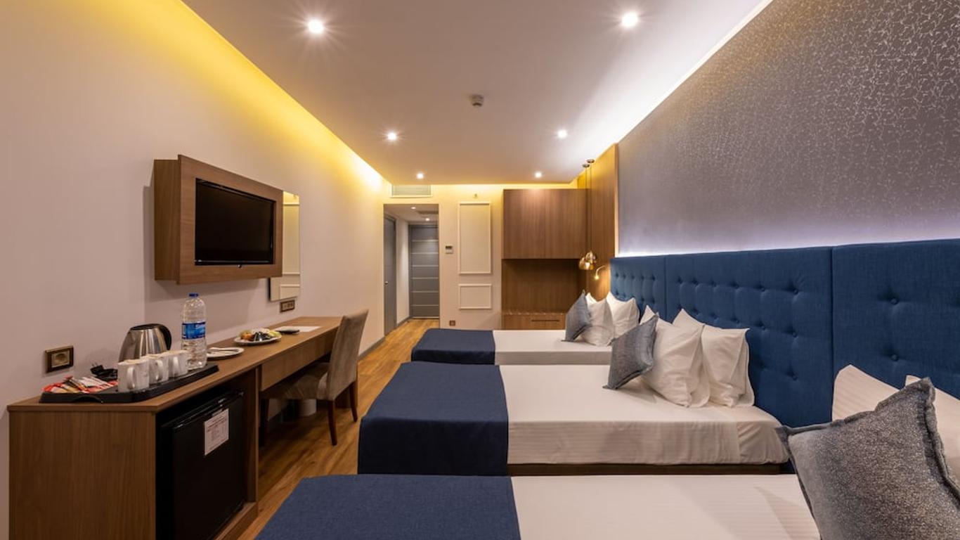 Nova Plaza Crystal Hotel