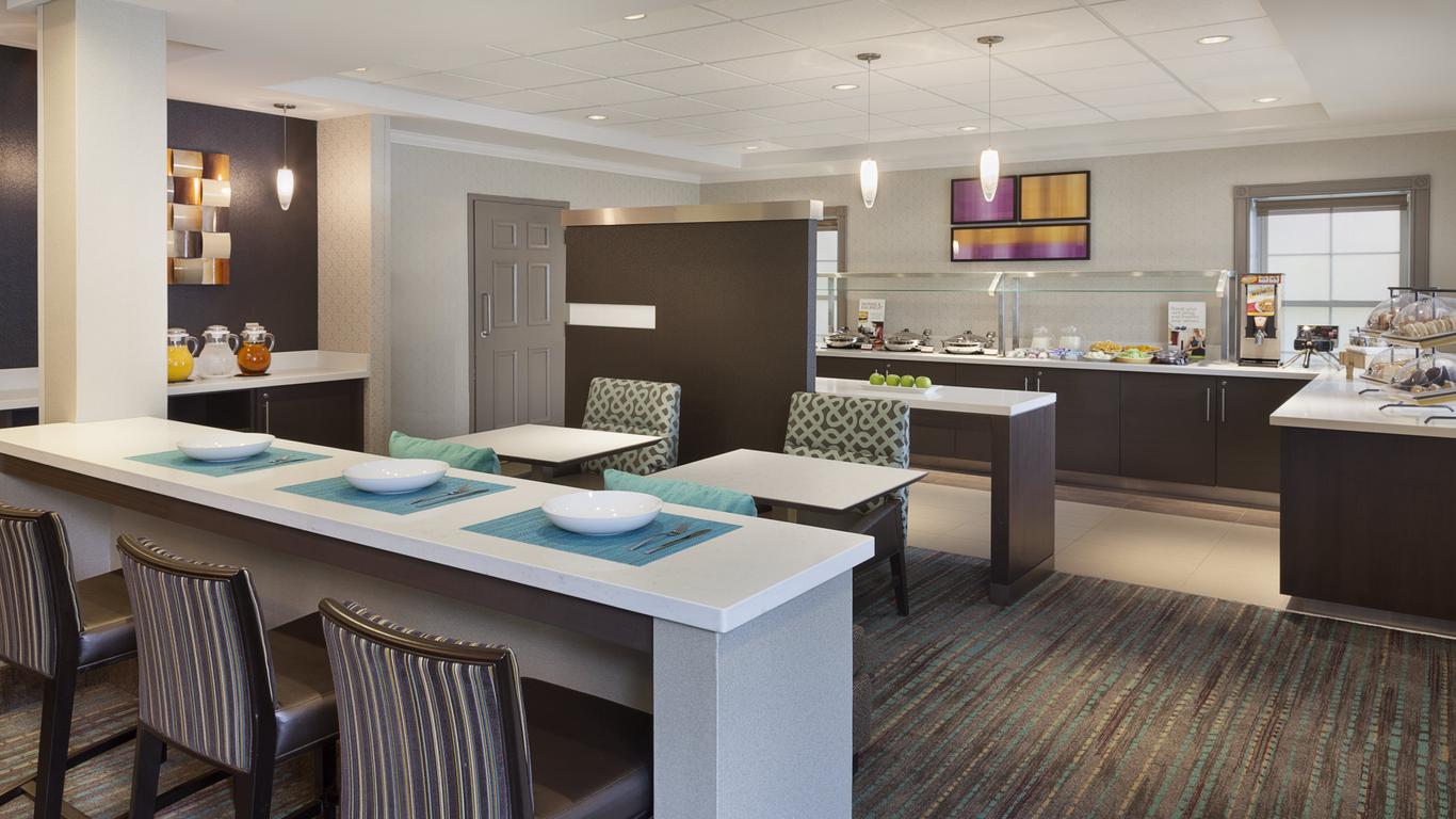 Cambridge Suites Mississauga