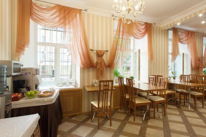 House By The Hermitage