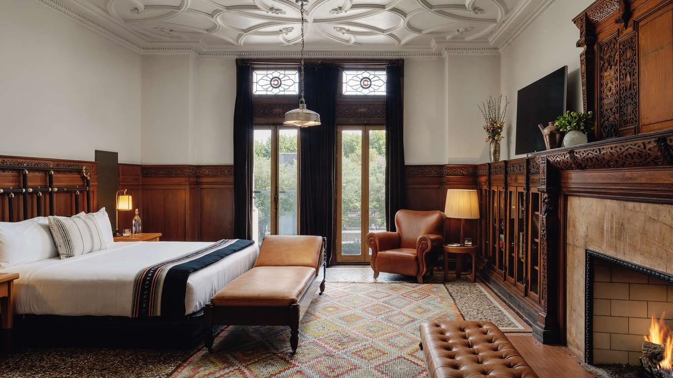 Chicago Athletic Association Hotel