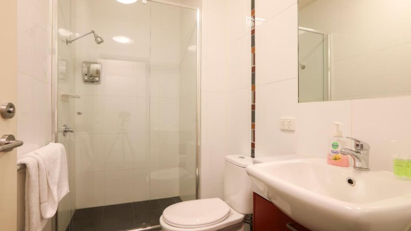 Alston Apartments Hotel