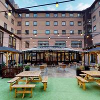 Pendulum Hotel