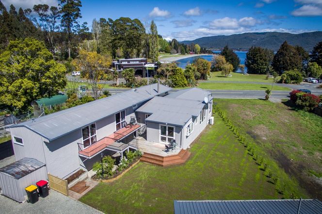 Te Anau Lakefront Bed and Breakfast