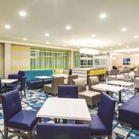 La Quinta Inn & Suites by Wyndham Wichita Northeast