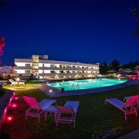 Vittoria Resort Pool & Spa