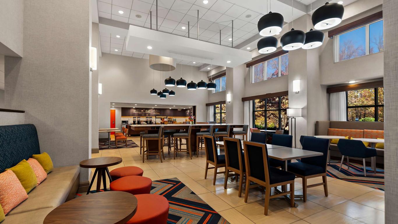 Hampton Inn & Suites Fort Belvoir Alexandria South