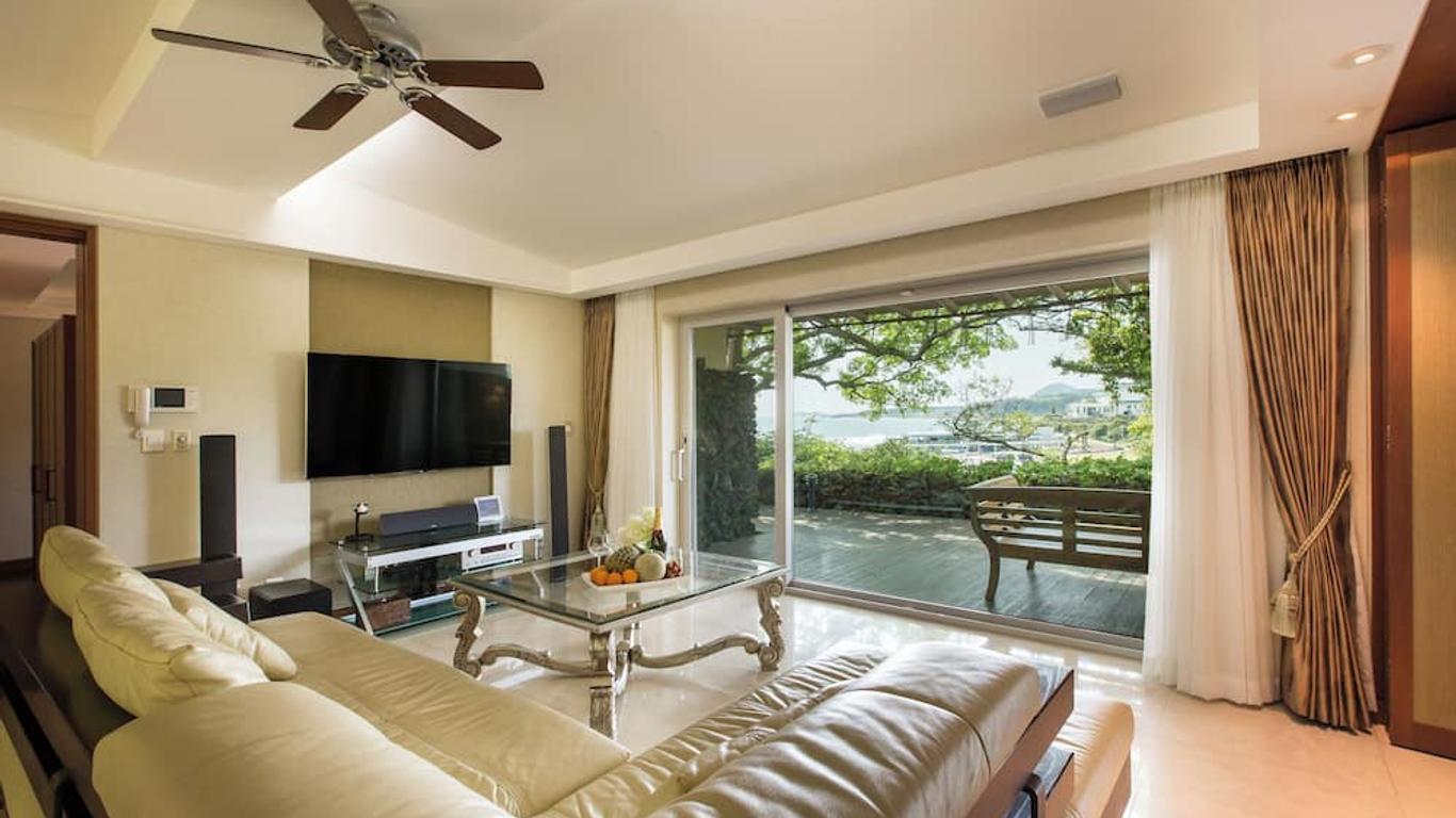 The Seaes Hotel & Resort