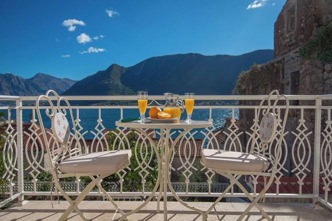 Conte Hotel & Restaurant