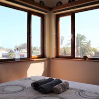 Salty Jackal Backpackers & Surf Camp