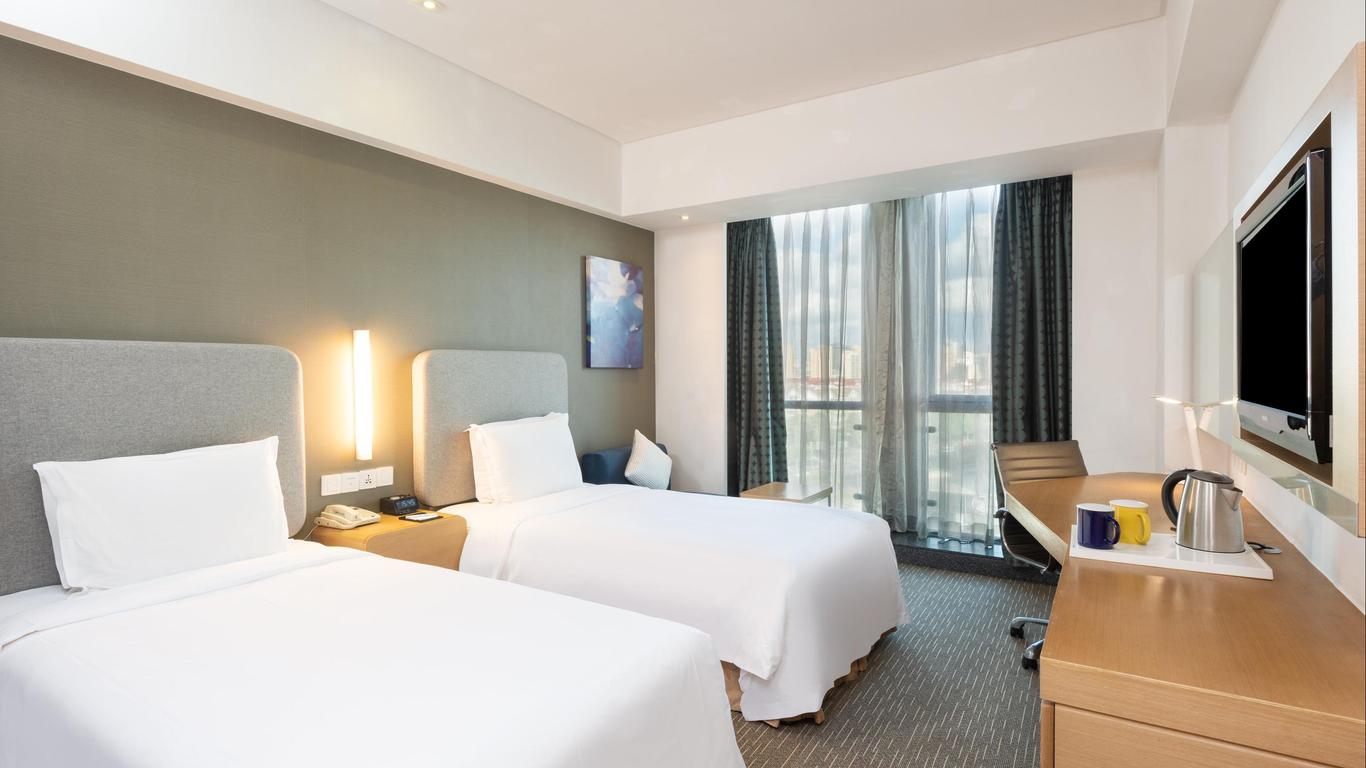 Holiday Inn Express Shanghai Jinsha