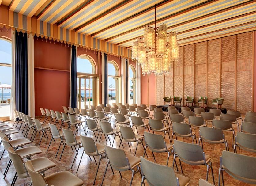 Sala de conferencias Foto
