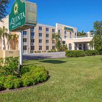 La Quinta Inn & Suites by Wyndham Sarasota Downtown