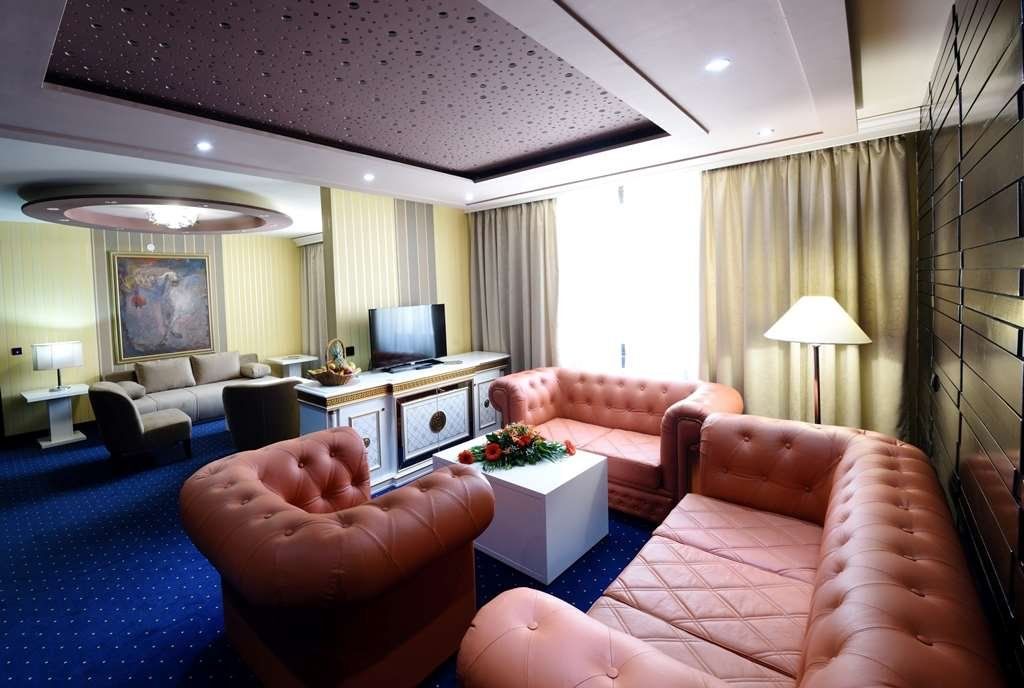 Hotel Holiday