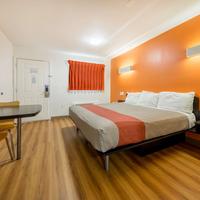 Motel 6 Greenville Sc