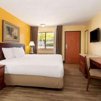 Travelodge by Wyndham Albuquerque East