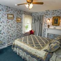 Anne's White Columns Inn