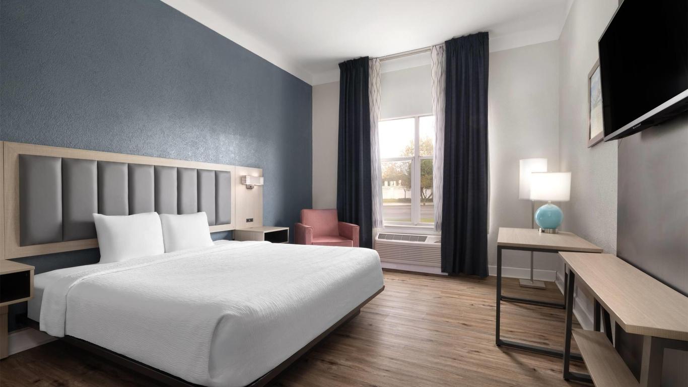 Wingate by Wyndham Savannah Gateway