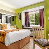 Hometown Inn & Suites Jacksonville Butler Blvd./Southpoint