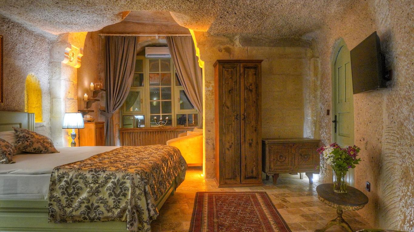 Takaev Cave House