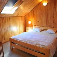 Stunning, wooden villa located in Durbuy