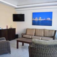 Hotel Delfines