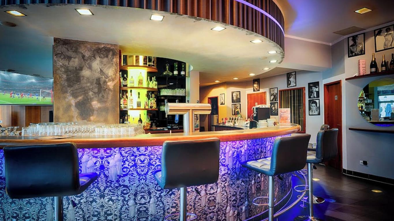 Enjoy Hotel am Studio