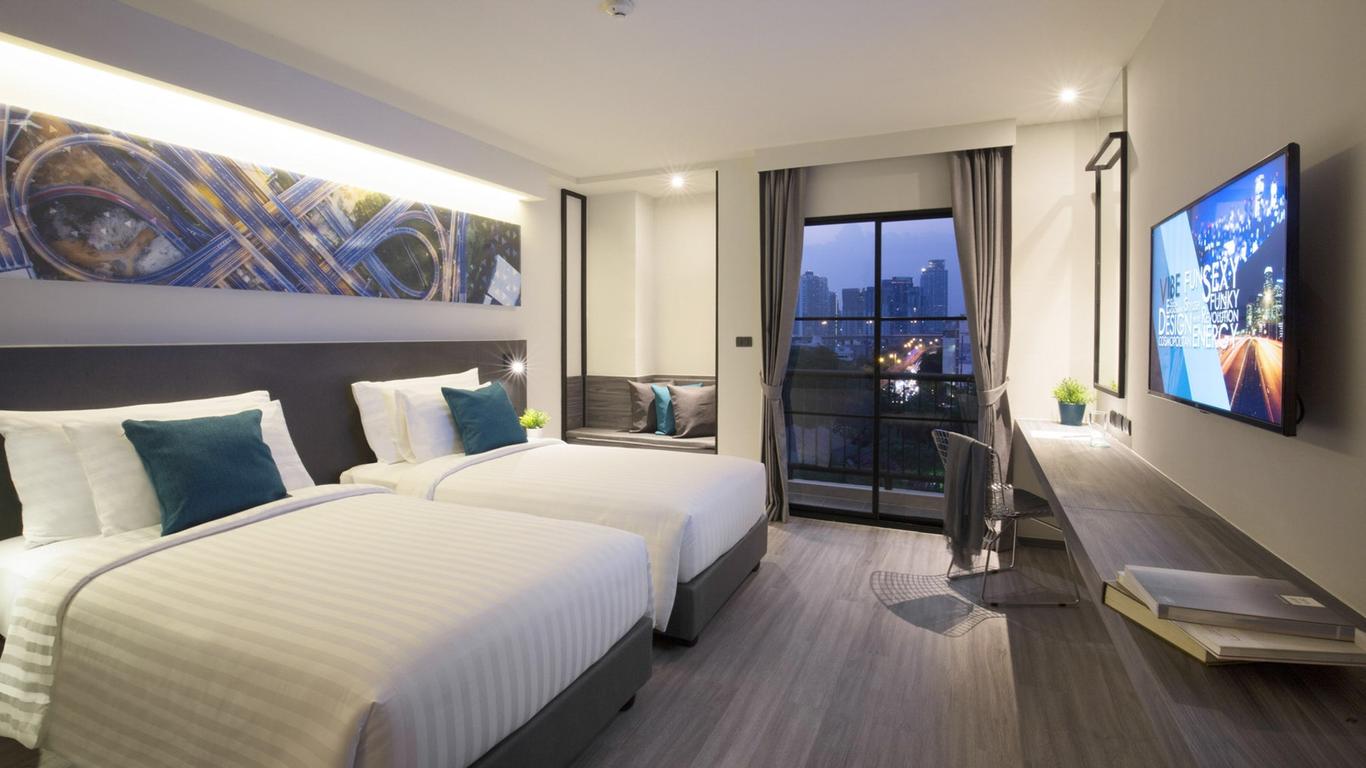 Cross Vibe Sukhumvit Hotel