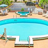 Days Inn by Wyndham St. Petersburg Central